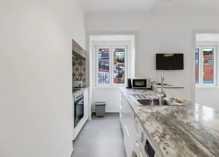公寓 Bright 1br Castelo Sao Jorge - Graca Getaway | By Airnest Lisboa