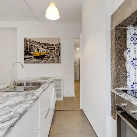 Bright 1br Castelo Sao Jorge - Graca Getaway | By Airnest Διαμέρισμα *