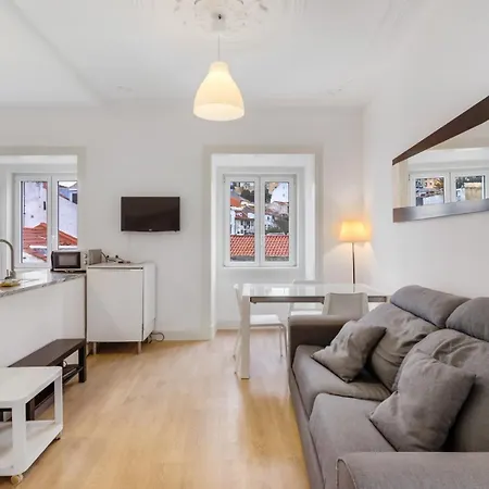 Bright 1br Castelo Sao Jorge - Graca Getaway | By Airnest Lisbon