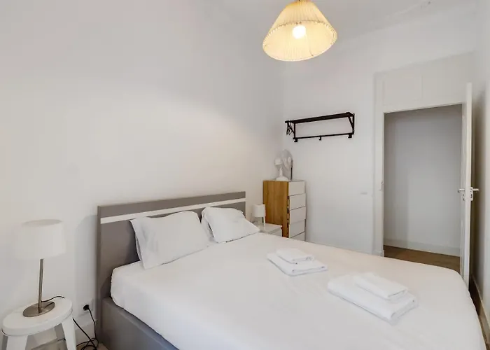 شقة Bright 1br Castelo Sao Jorge - Graca Getaway | By Airnest Lisboa