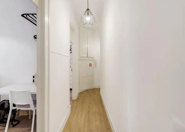 Bright 1br Castelo Sao Jorge - Graca Getaway | By Airnest * Lisboa