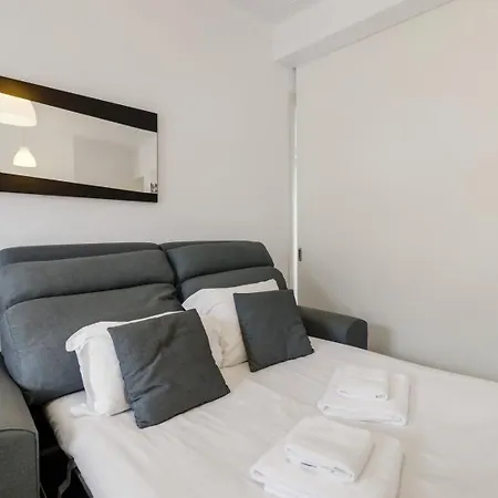 Bright 1br Castelo São Jorge – Graça Getaway | By Airnest * Lisboa