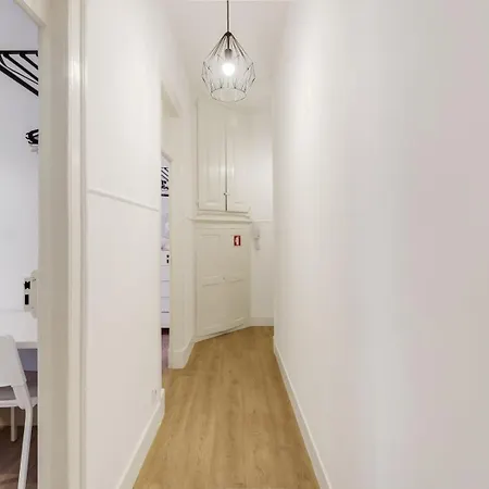 Bright 1br Castelo São Jorge – Graça Getaway | By Airnest * Lisboa